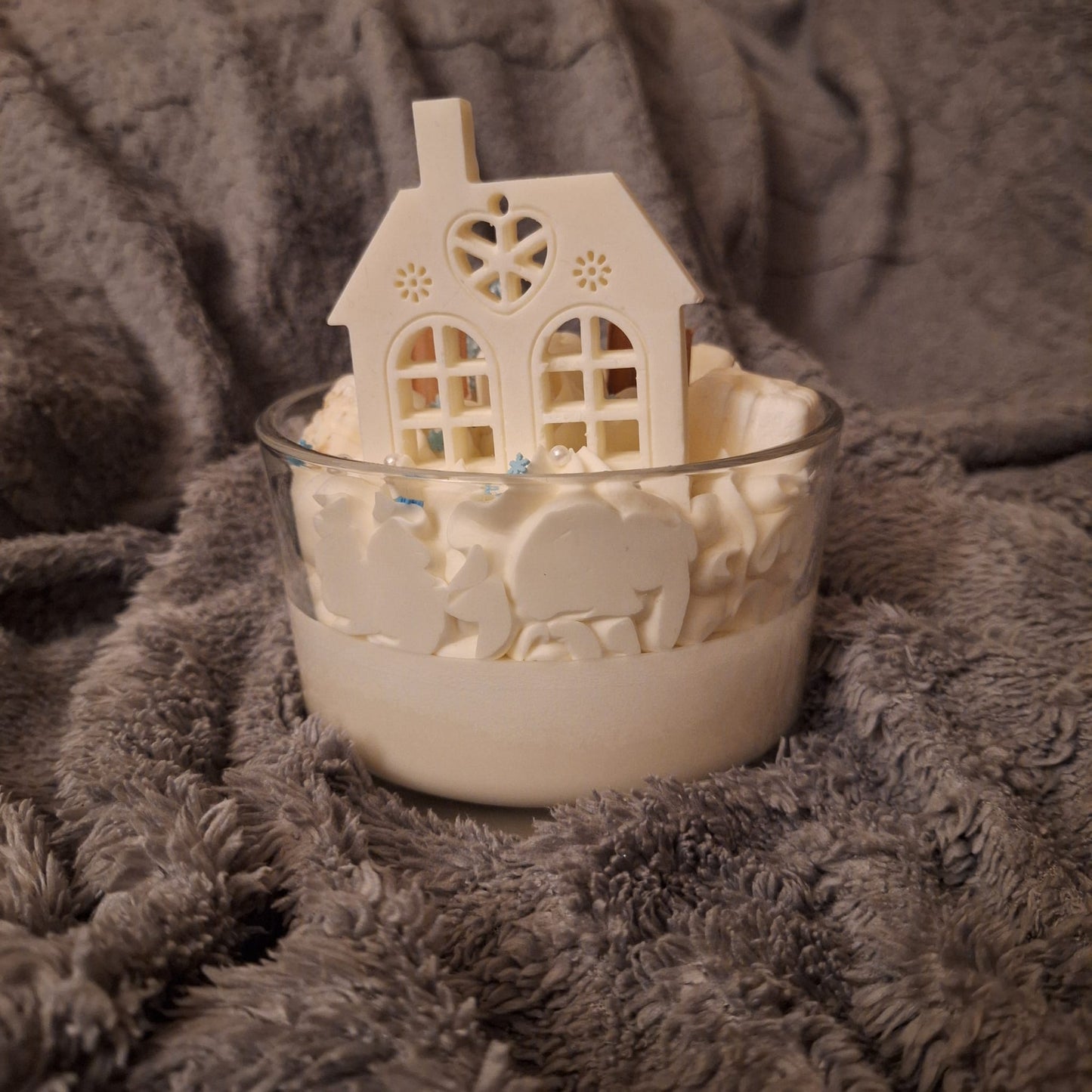 White Christmas Nordic Wood Soy Candle - Cosy Fireplace Aroma