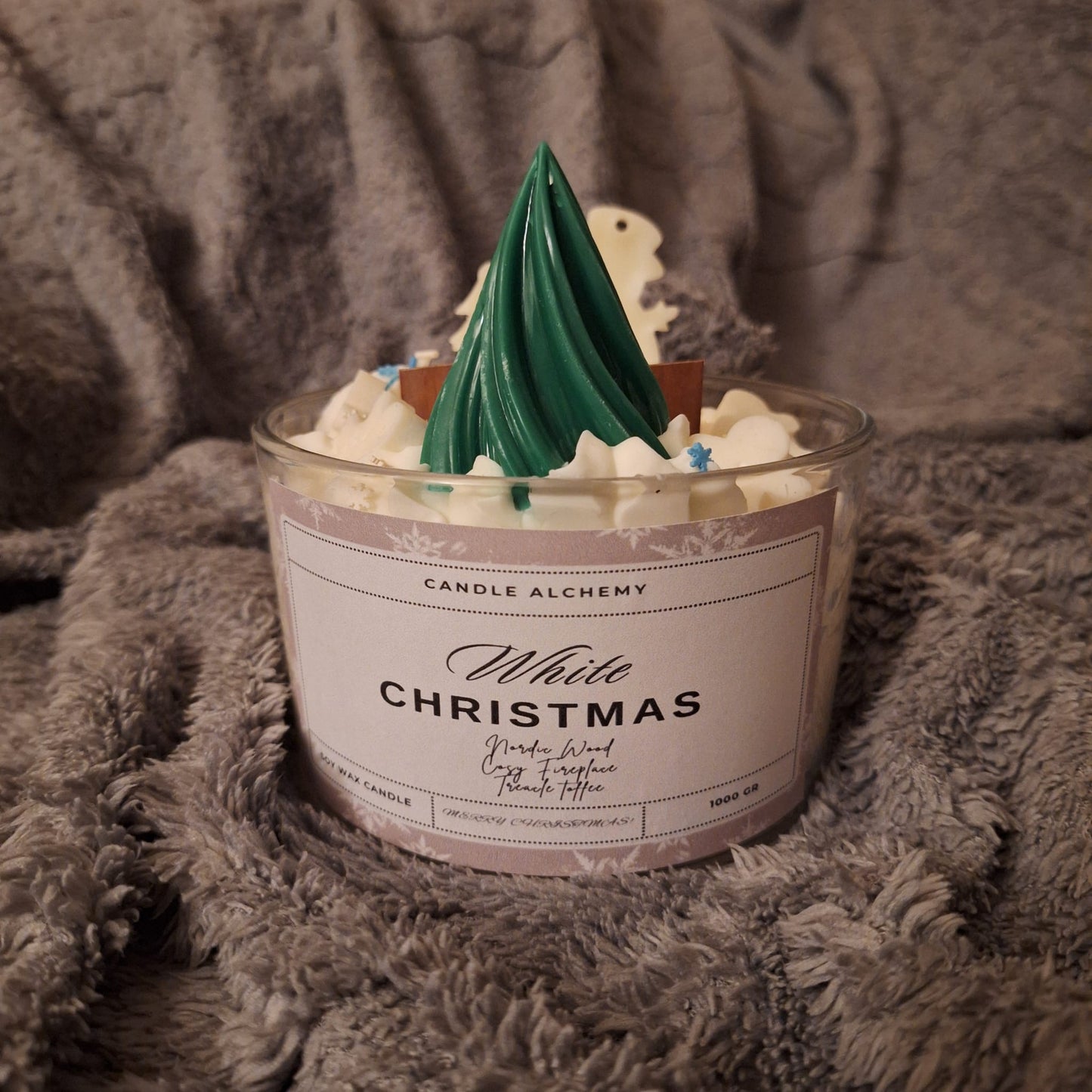 White Christmas Soy Candle - Nordic Wood & Cosy Fireplace Scent