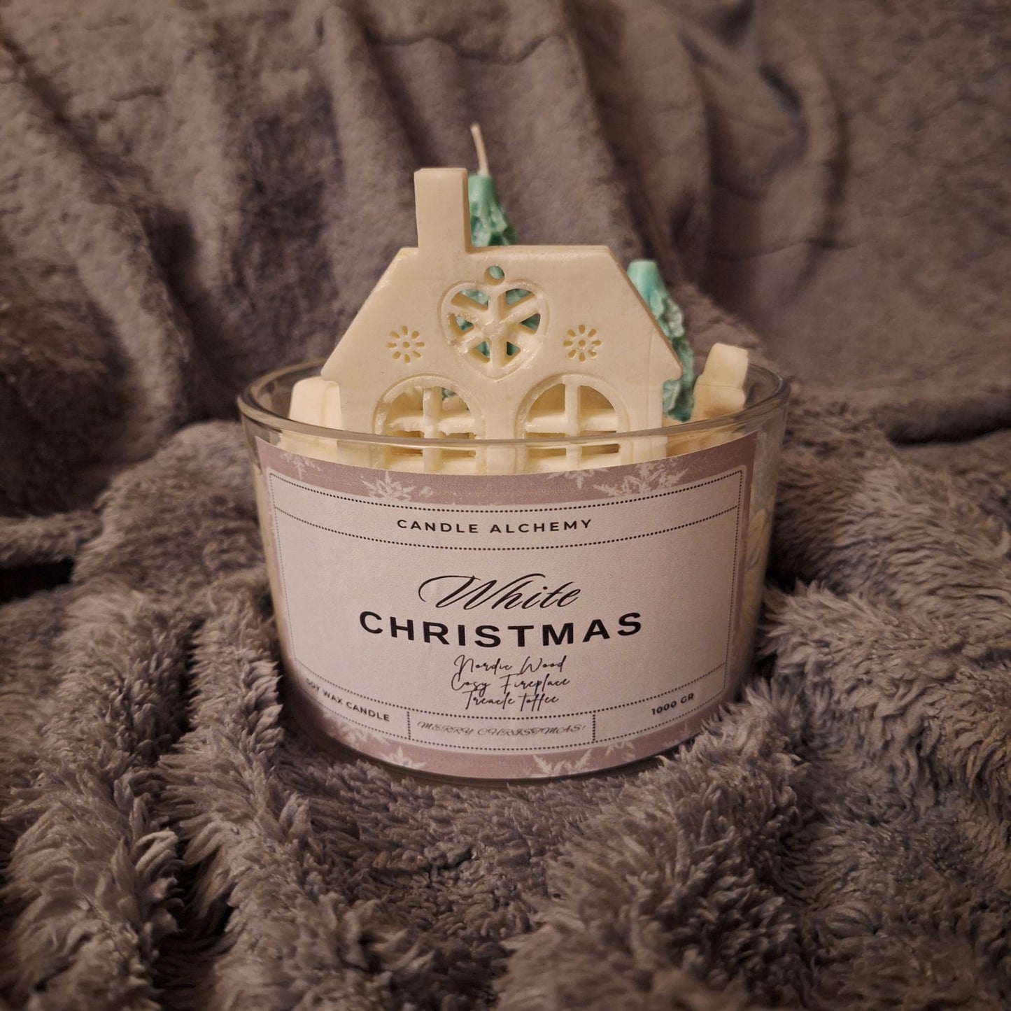 White Christmas Nordic Wood Soy Candle - Cosy Fireplace Aroma