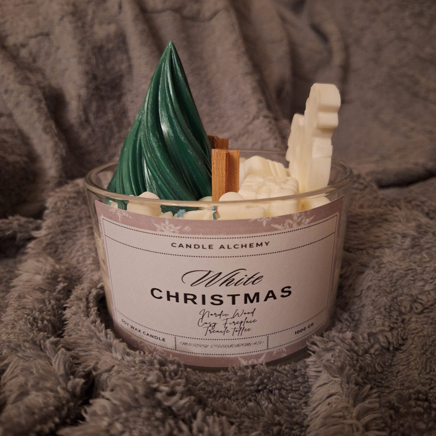 White Christmas Soy Candle - Nordic Wood & Cosy Fireplace Scent